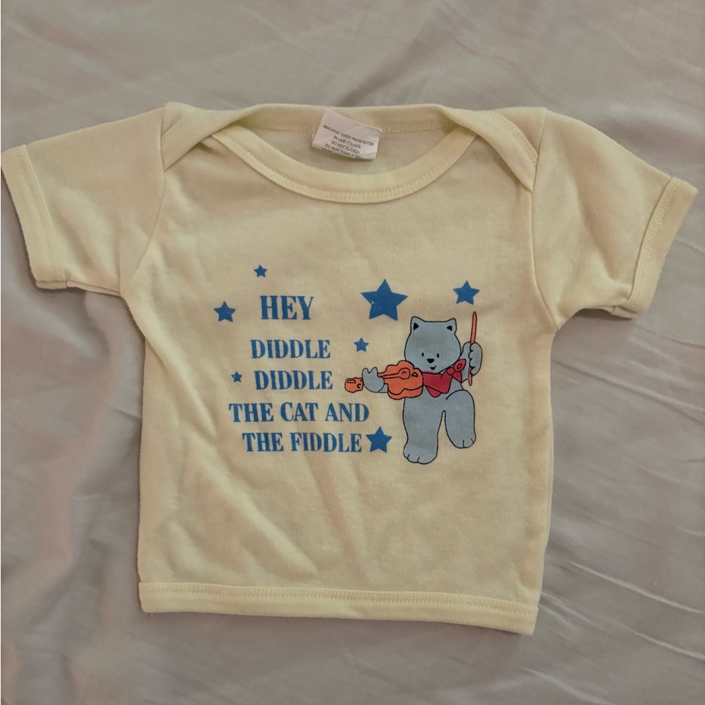 Vintage baby Nursery Rhyme Shirt with Cat and Fiddle Design